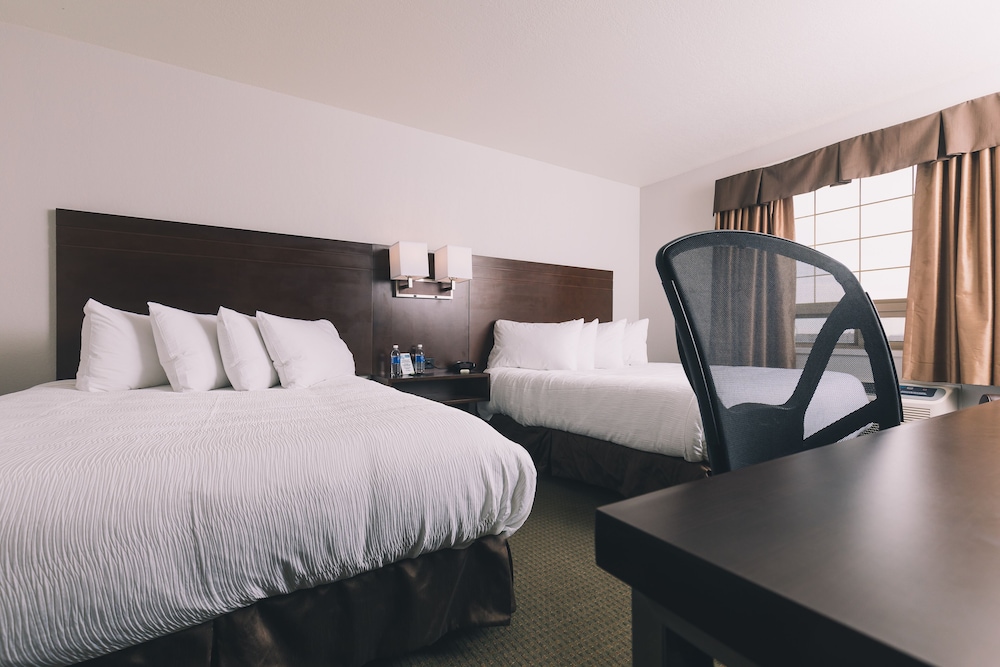 Service Plus Inn and Suites - Grande Prairie 18/62