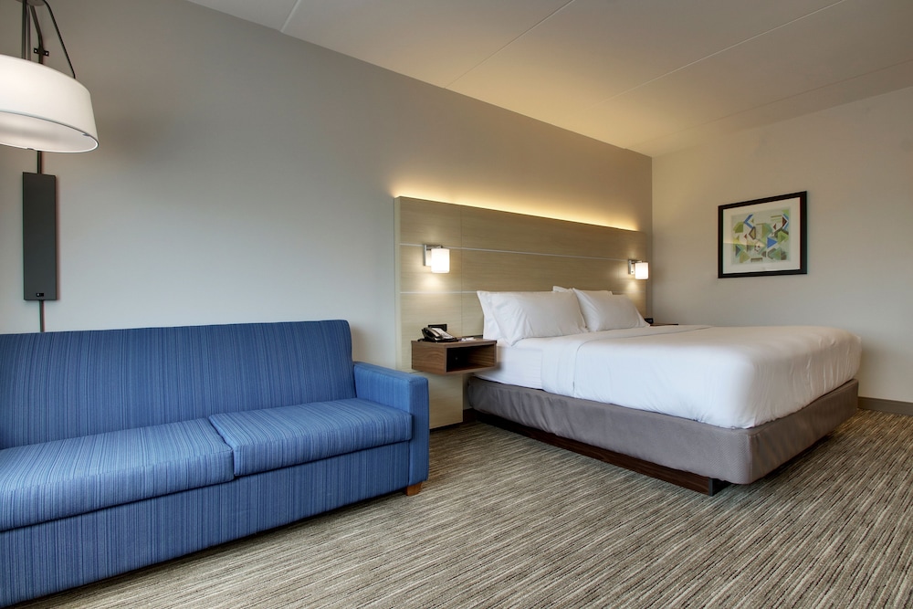 HOLIDAY INN EXPRESS & SUITES ELIZABETHTOWN NORTH 17/47