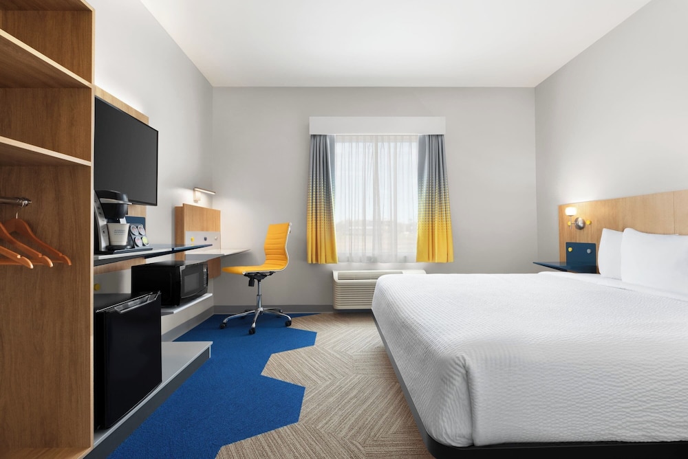 Microtel Inn Suites by Wyndham Lac-Megantic 11/33