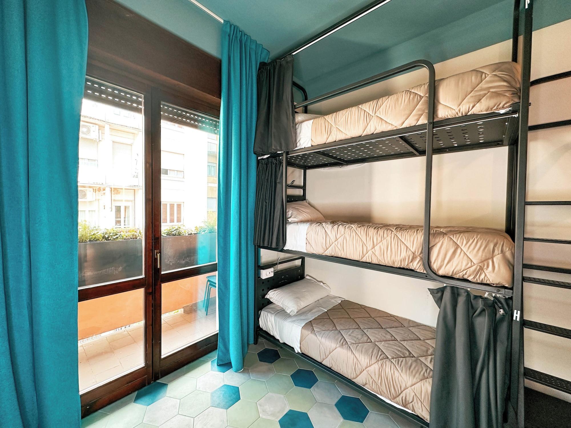 Mixed Dorm, 8 People