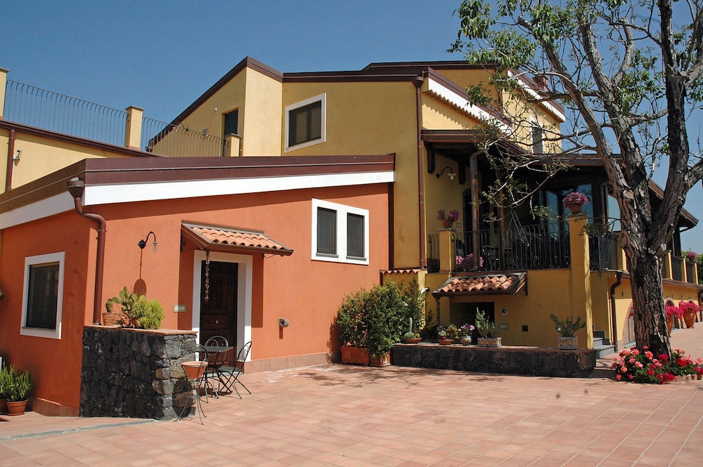 Feudogrande Agriturismo 2/50