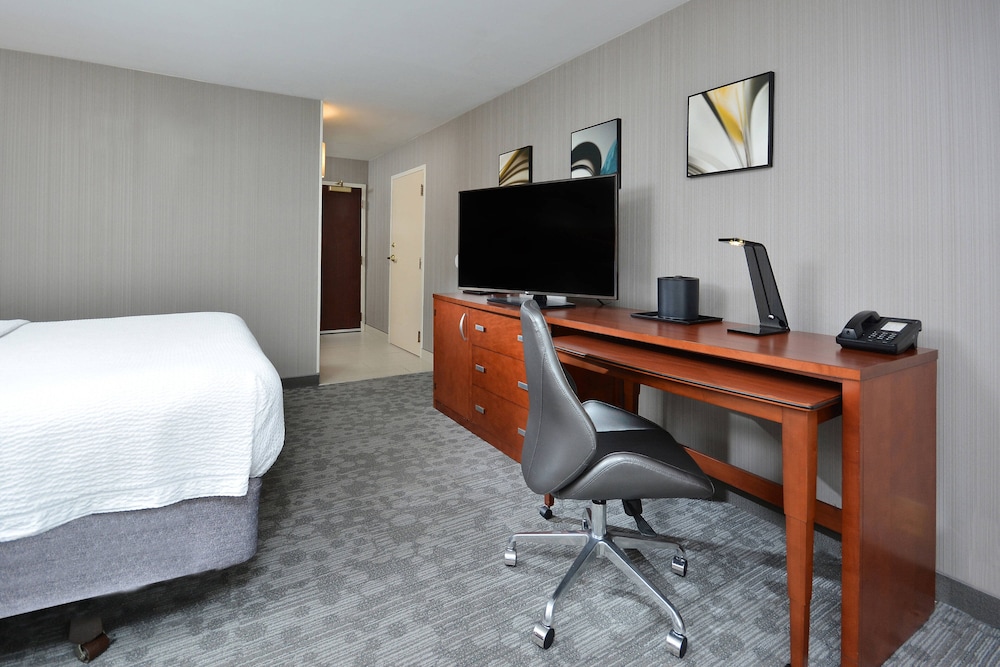 Courtyard by Marriott Beckley 54/64