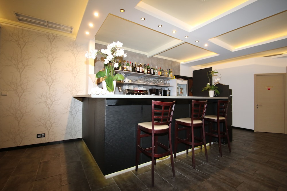 Hotel Napoleon 7/43