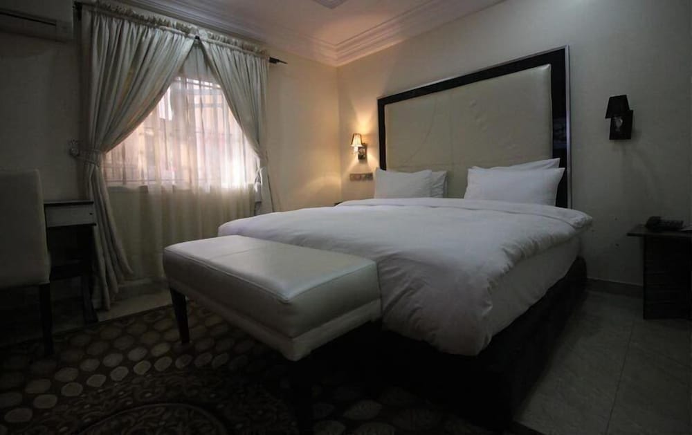 Hotel Villa Picasso 7/25