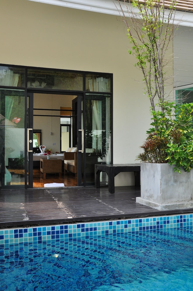 Siam Beach Resort 46/71