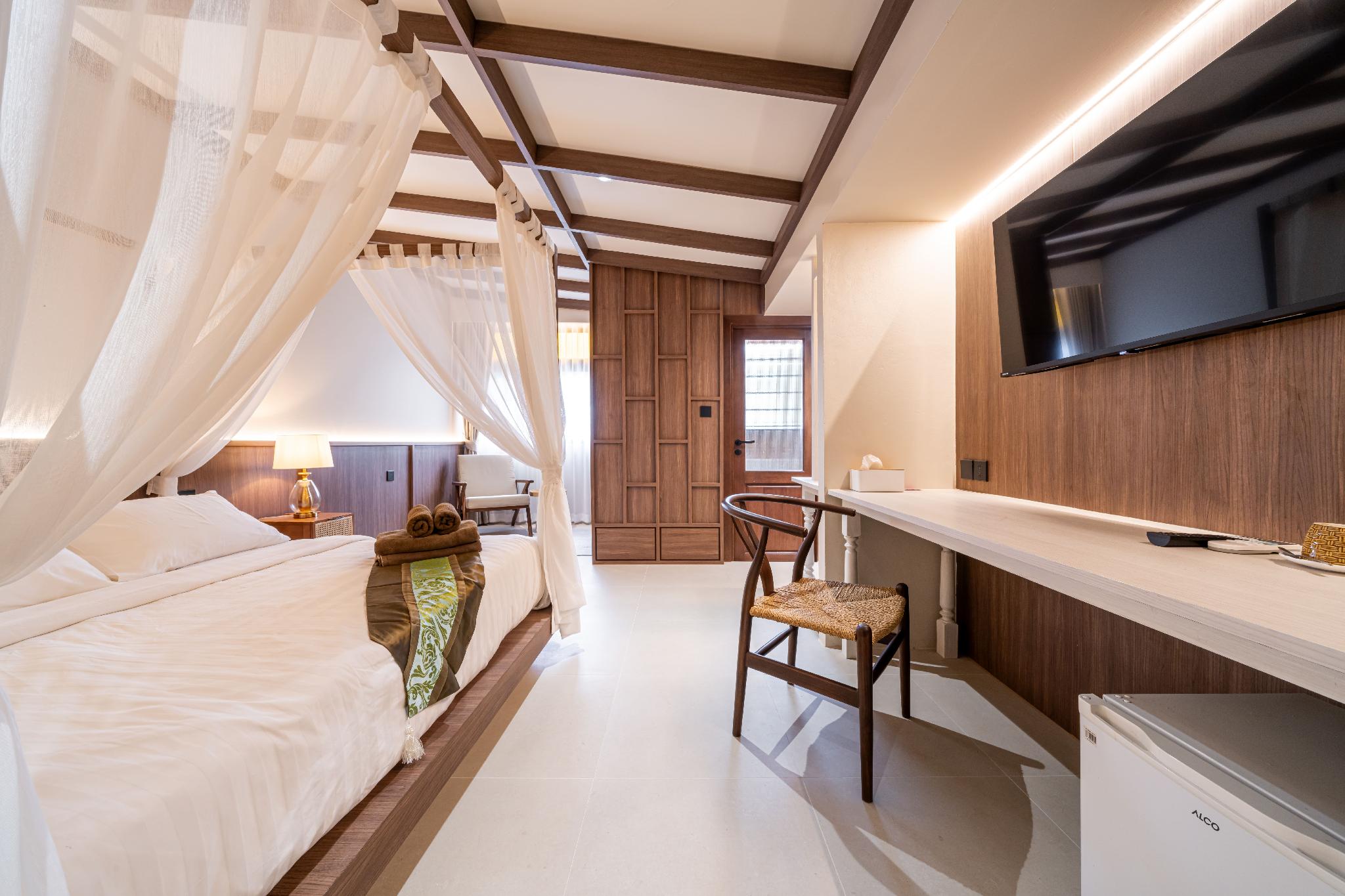 Boutique, Double Bed, River View