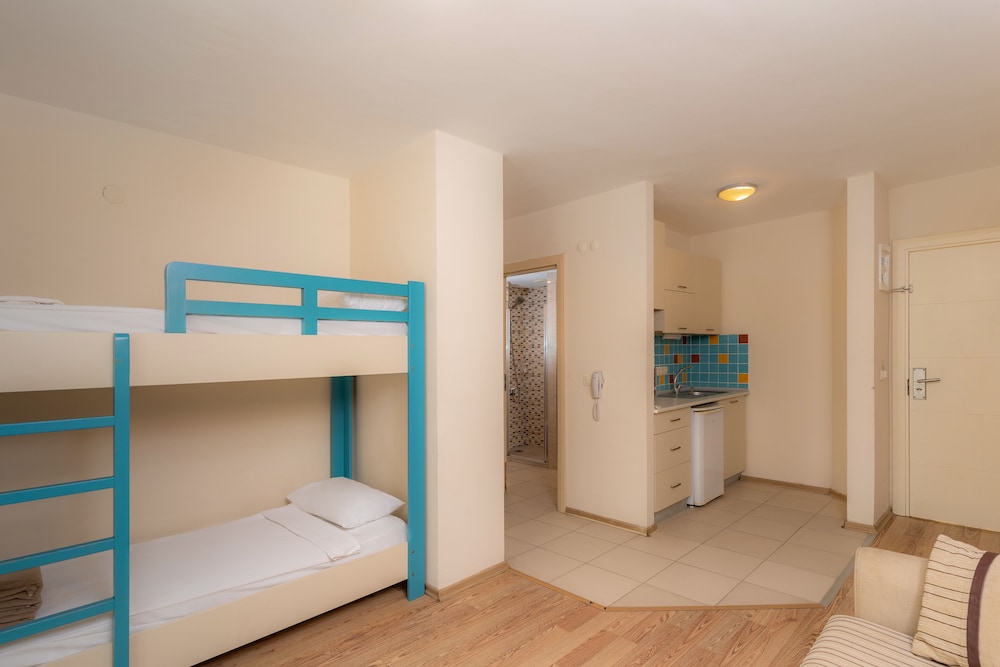 Bodrum Beach Resort 35/65