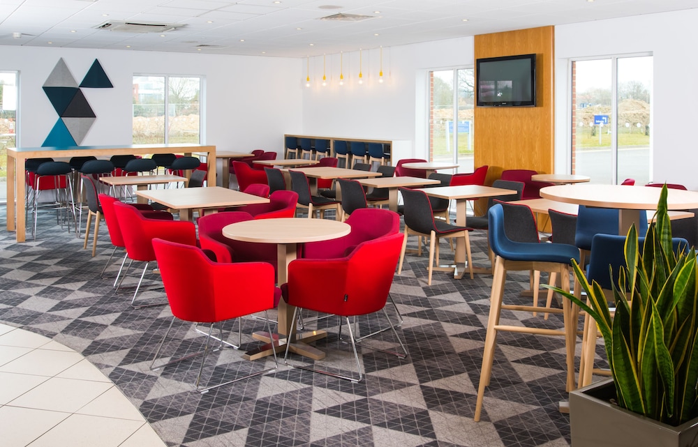 Holiday Inn Express Southampton West 45/64
