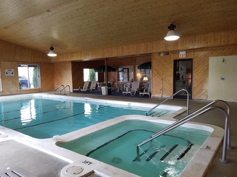 Americas Best Value Inn Tahquamenon Country 6/30
