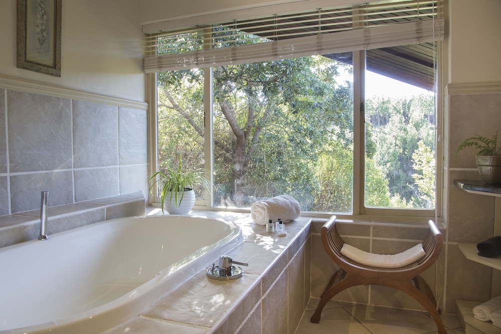 The Fernery Lodge & Chalets 48/50