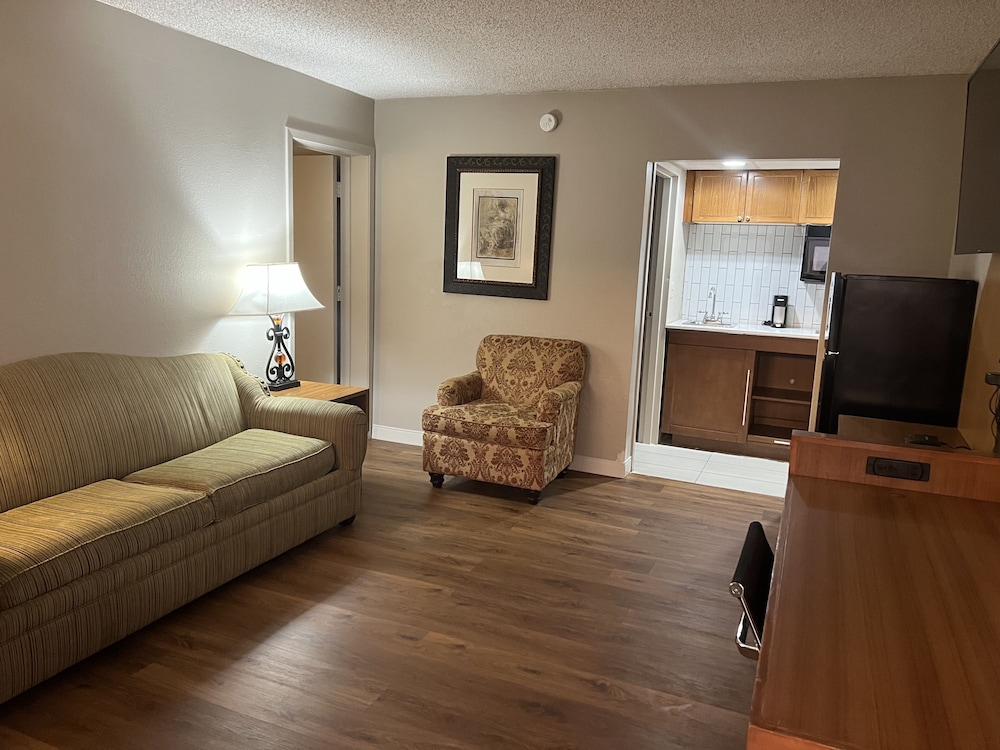 Baymont by Wyndham Odessa Highway 80 23/38