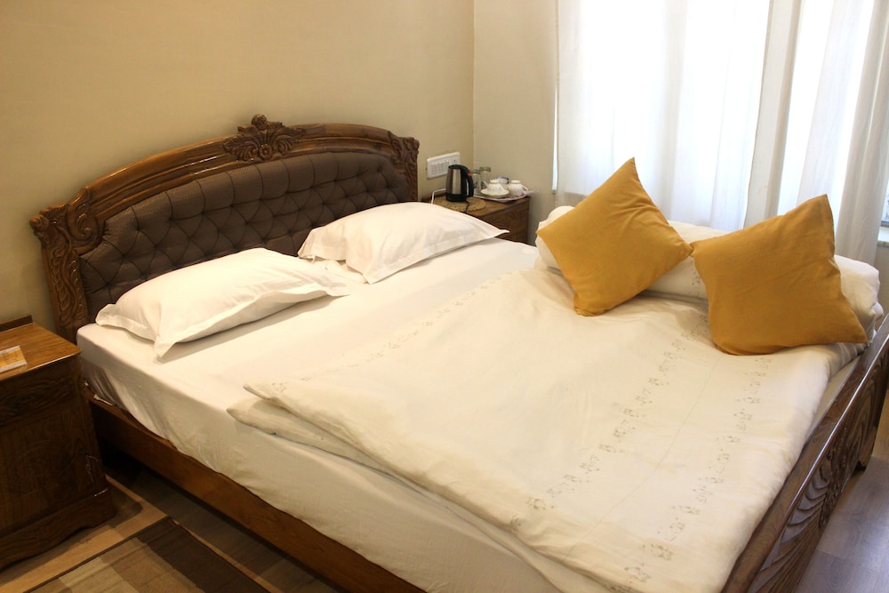 Hotel Toppers Corner Mount Abu 20/67
