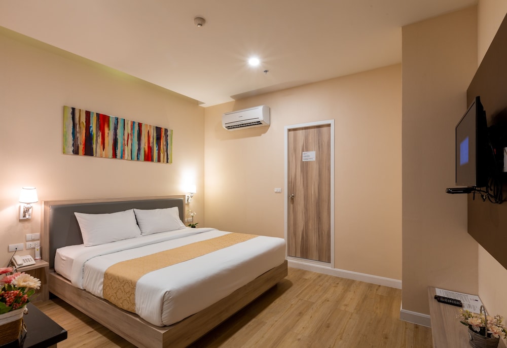 Leela Orchid Hotel 6/49