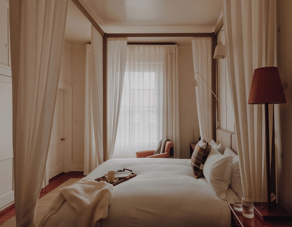 Bigger, Guest Room, King Bed