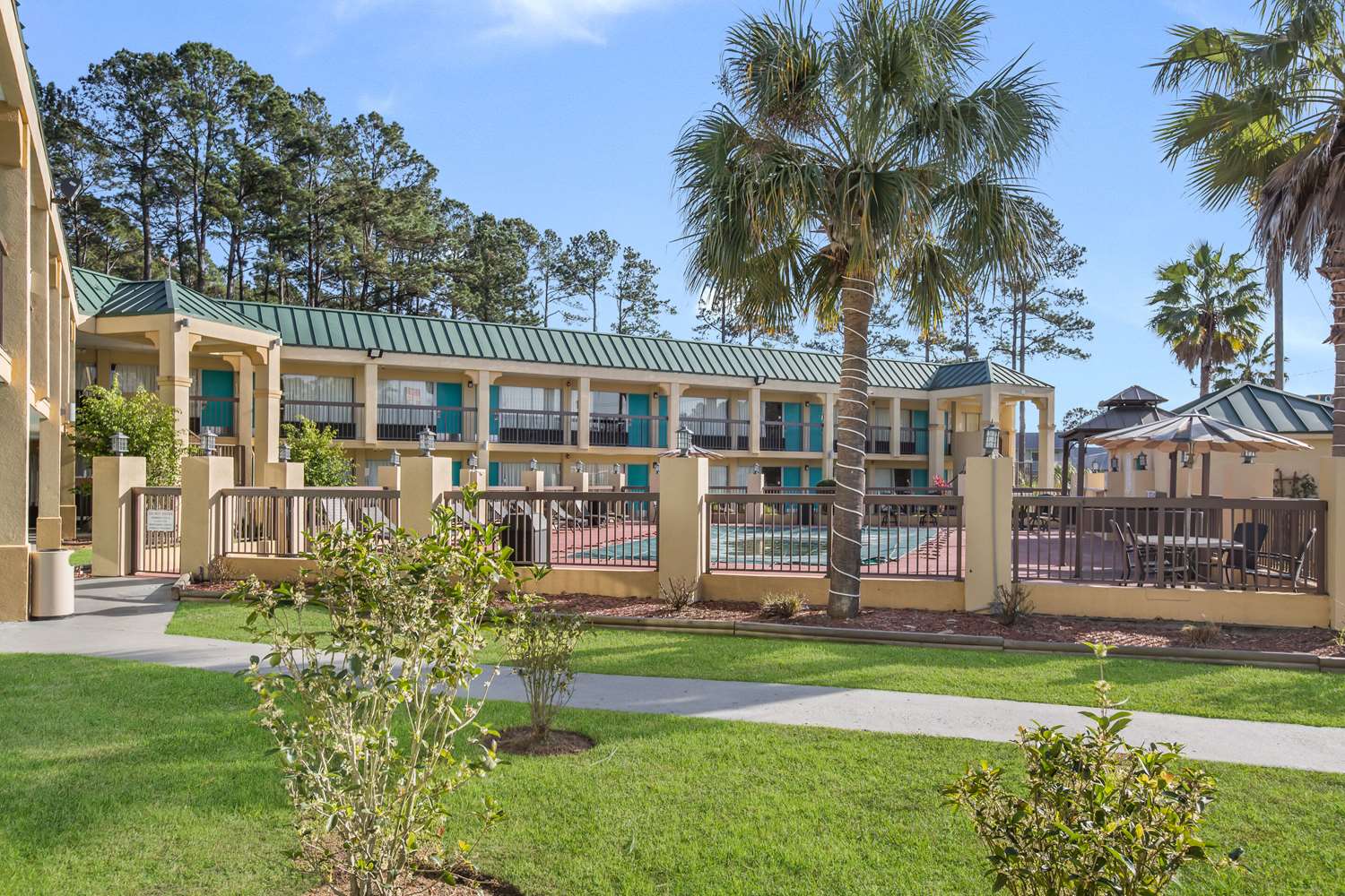 Econo Lodge Inn & Suites Hardeeville-I-95 57/59