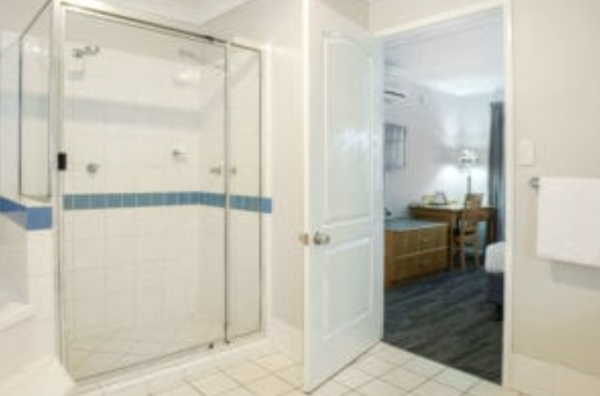 IPSWICH COUNTRY MOTEL 48/49