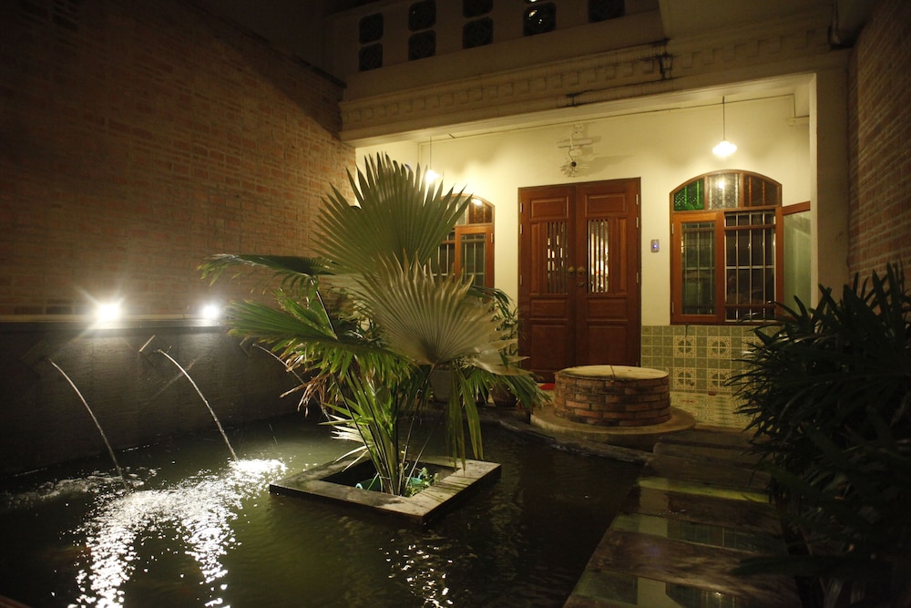 swimming pool spa