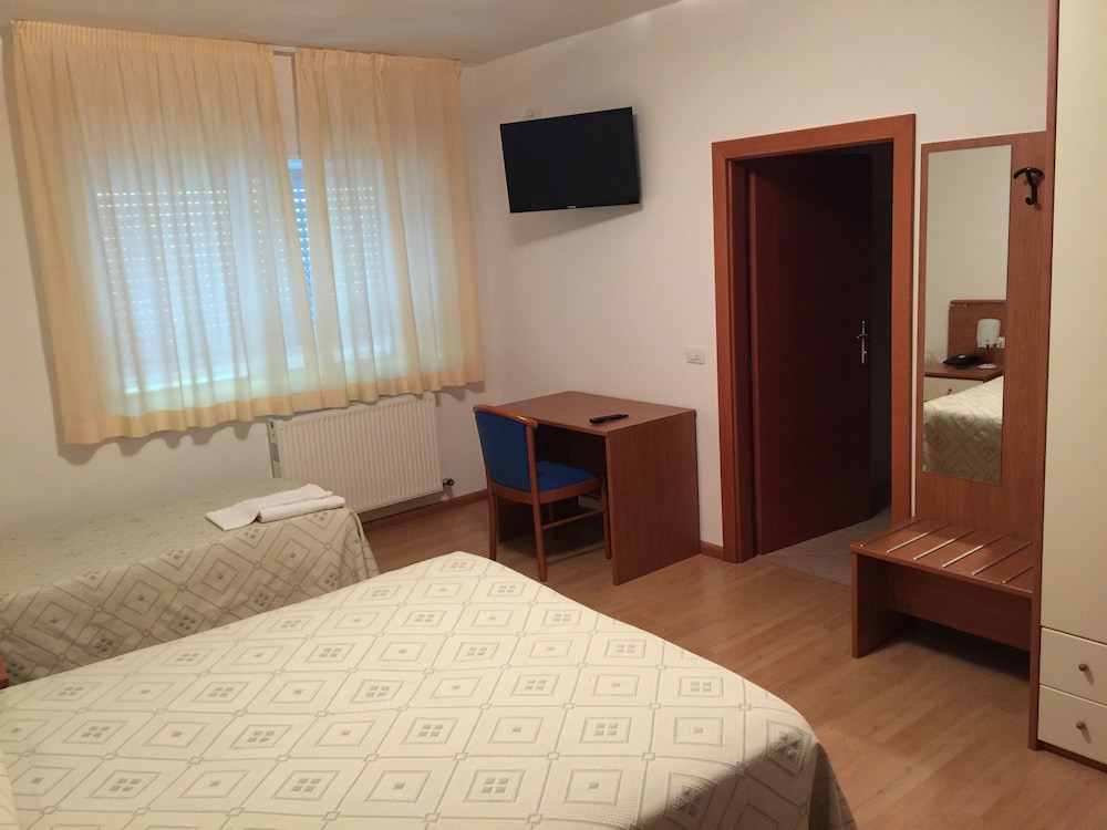 Hotel Ristorante Scarano 7/22