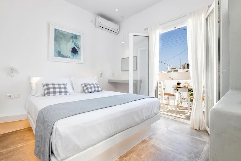 Pelican Paros 28/50