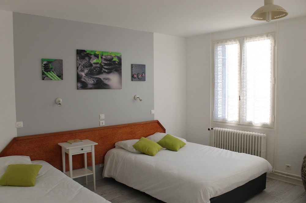 HOTEL LE BOURGOGNE 17/50