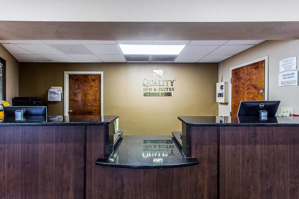 Quality Inn & Suites Orangeburg 9/32