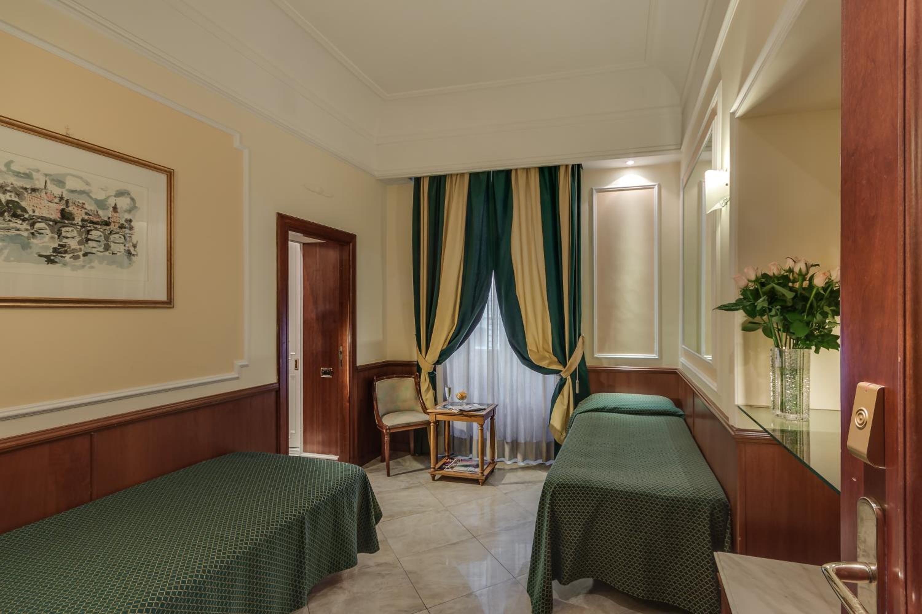 Room, Double or Twin Bed 3/4