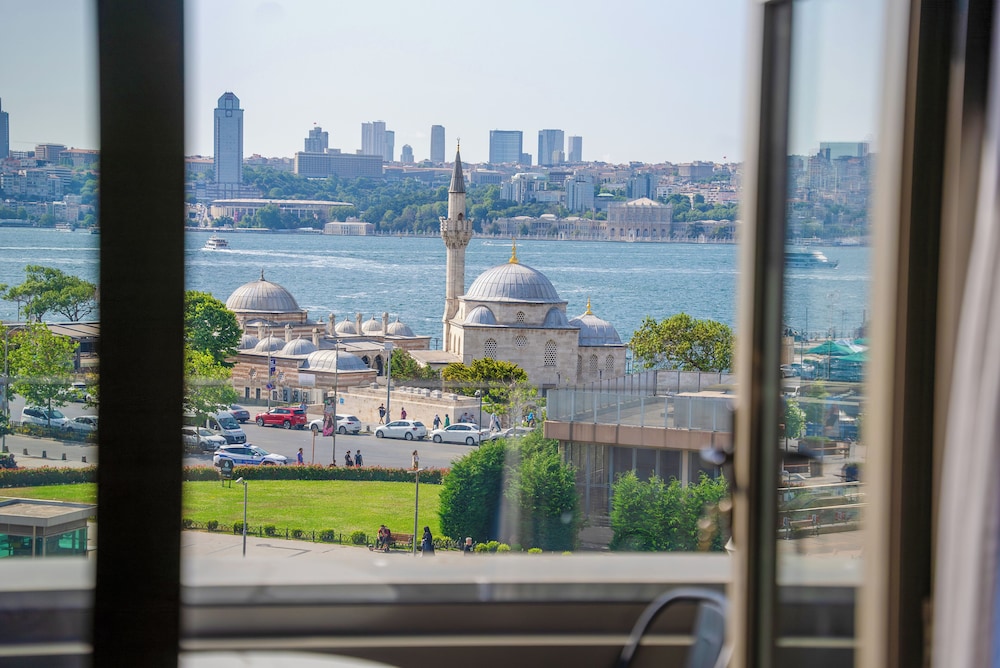 The Palm Bosphorus Hotel 30/36
