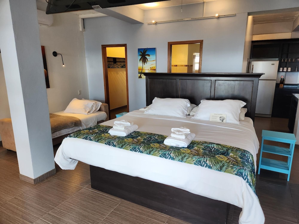 Executive, Suite, King Bed, Beach Side, Sofa, Patio