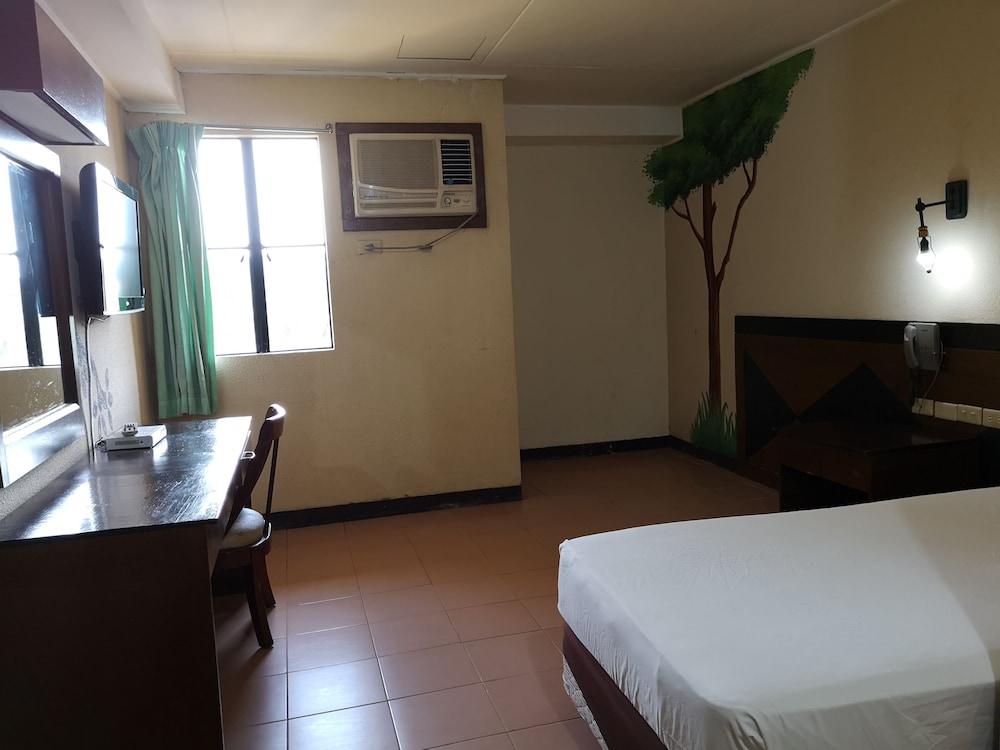 Country Village Hotel 16/37