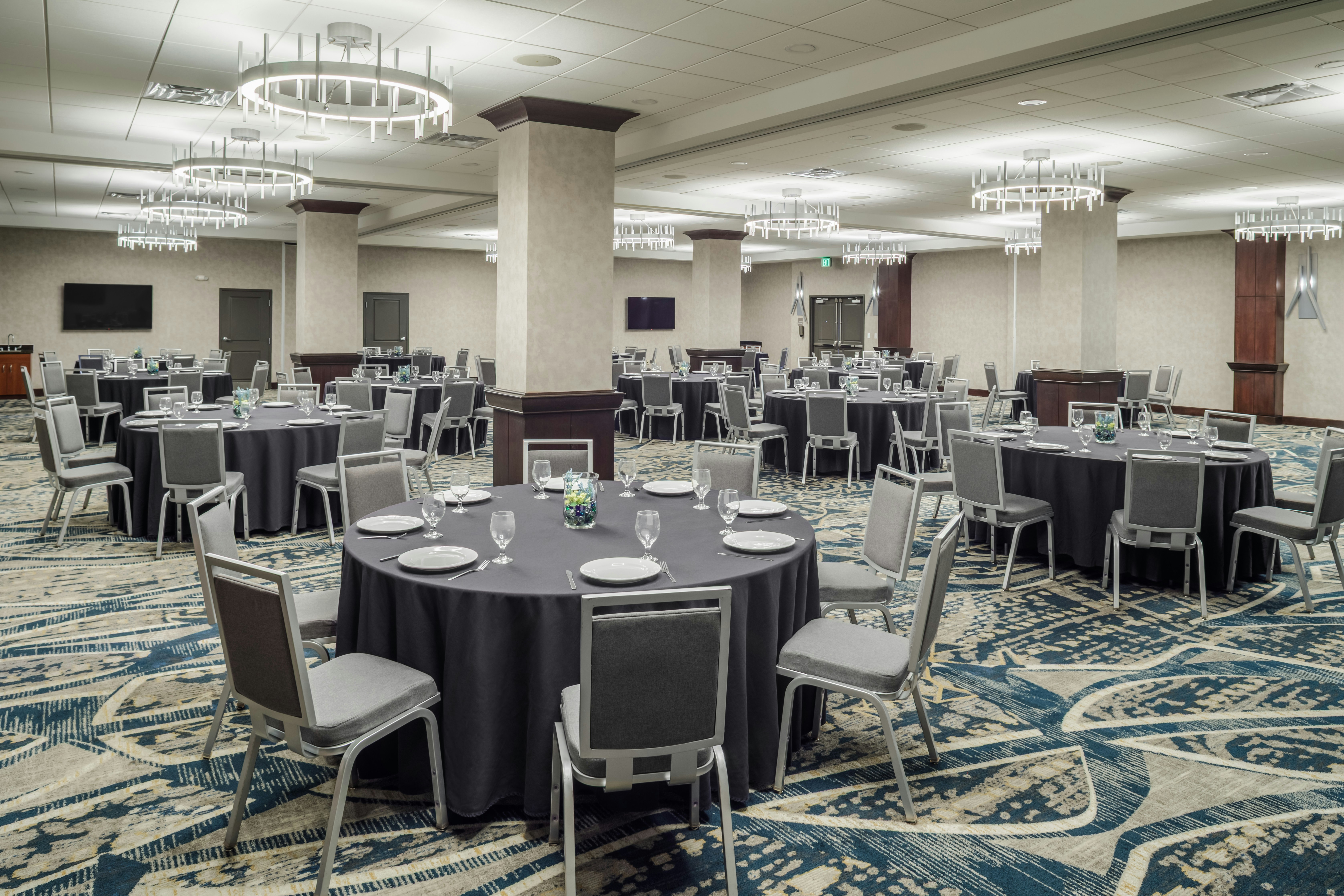 DoubleTree by Hilton Denver International Airport (ex. Holiday Inn Hotel And Suites) 45/45