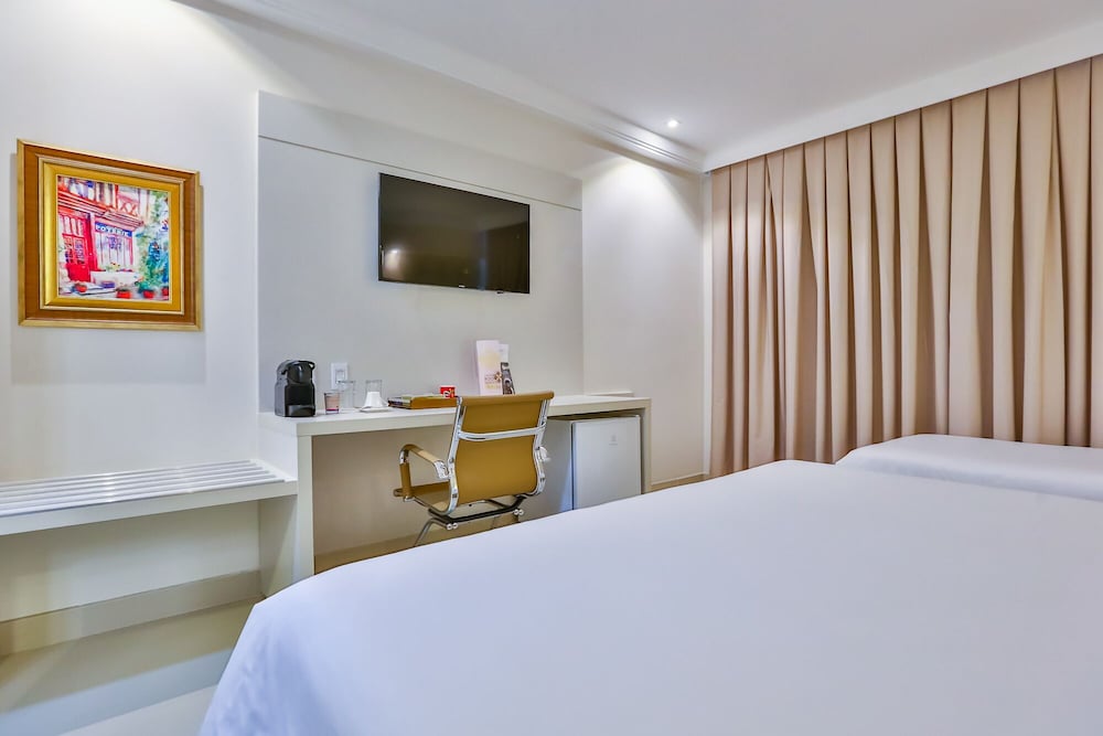 Golden Lis Hotel Boutique 12/76