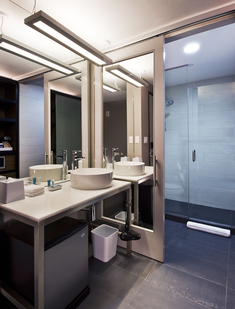 Aloft Miami Brickell 44/49