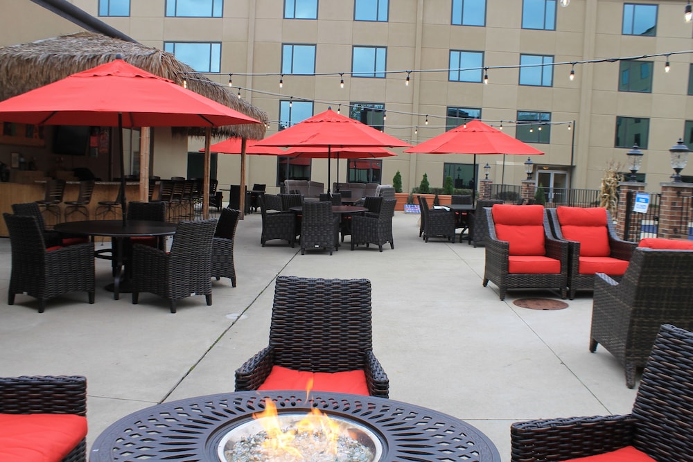 Crowne Plaza Chicago Northbrook 53/66