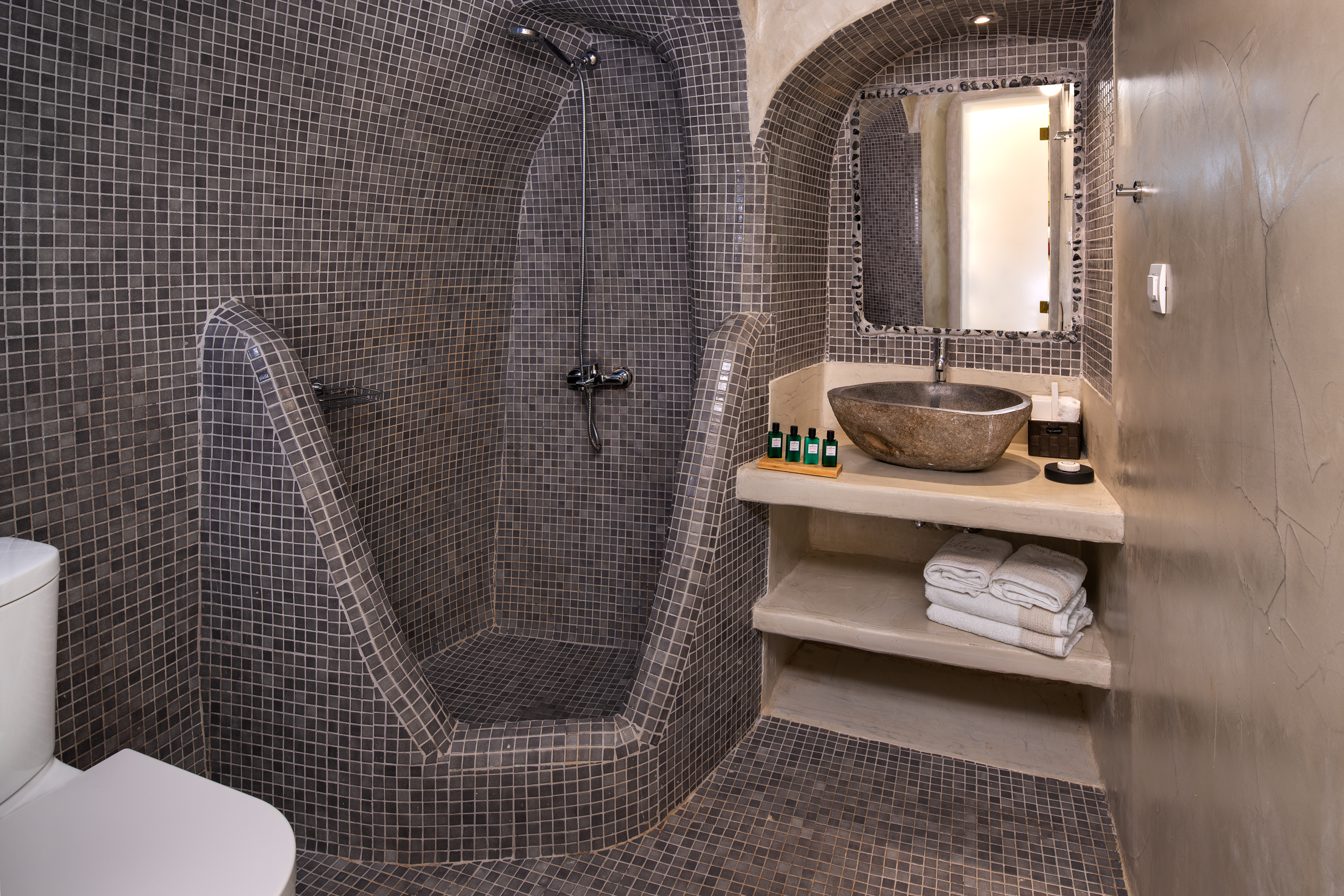 Cave, Honeymoon, Suite, Outdoor Jetted Tub