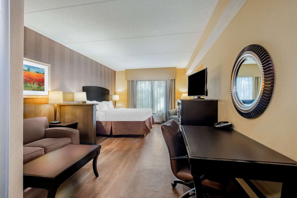 La Quinta Inn & Suites by Wyndham Bel Air/I-95 Exit 77A 28/44