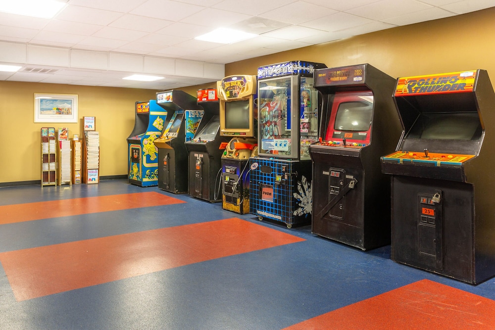 Ramada By Wyndham Virginia Beach 29/37