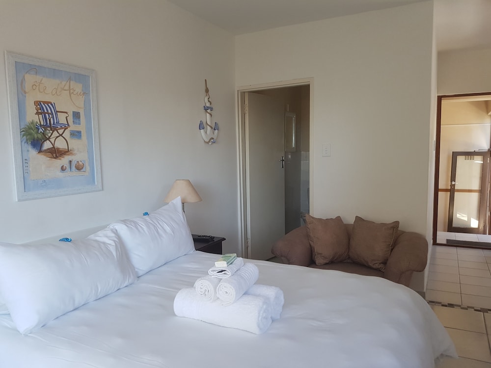Melkbosch Guesthouse 10/50