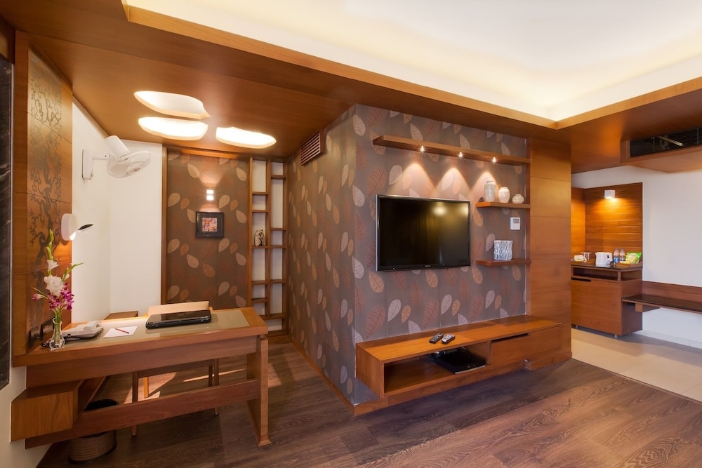 Hotel Cosmopolitan Ahmedabad 45/62