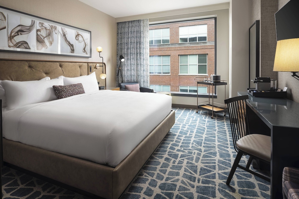 ROOM, KING BED, CITY VIEW, ACCESSIBLE