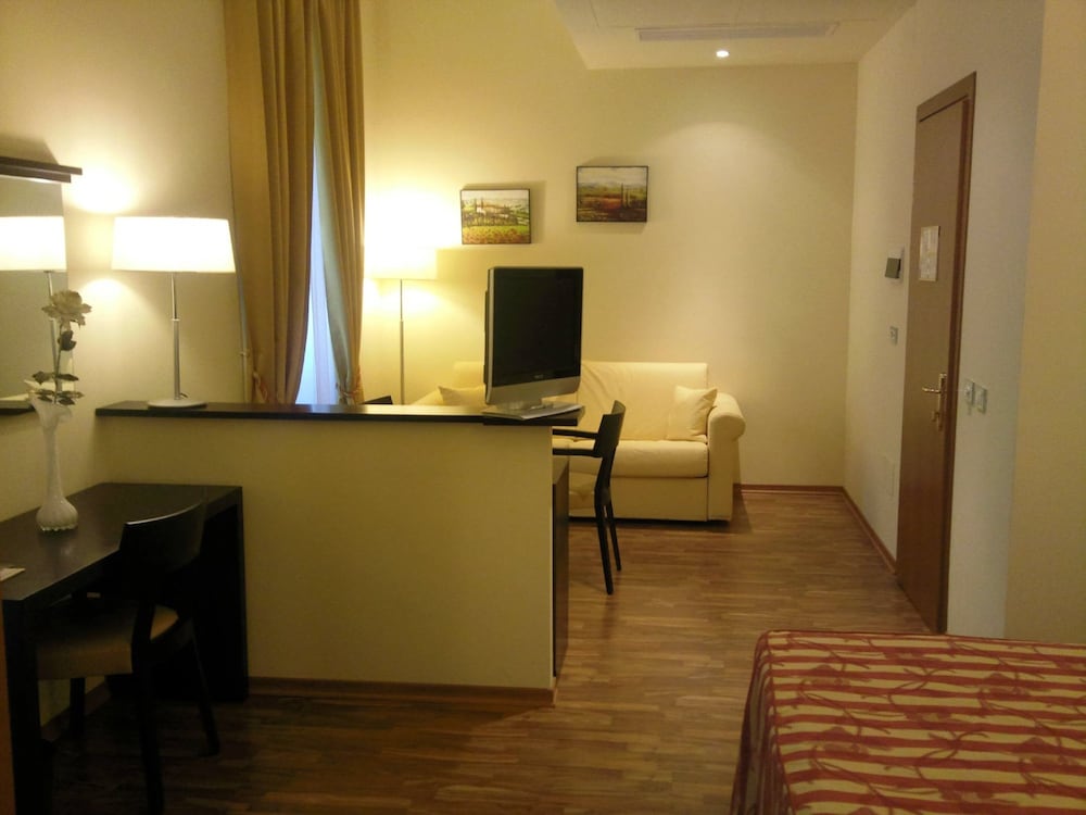 Hotel Due Colonne 39/71
