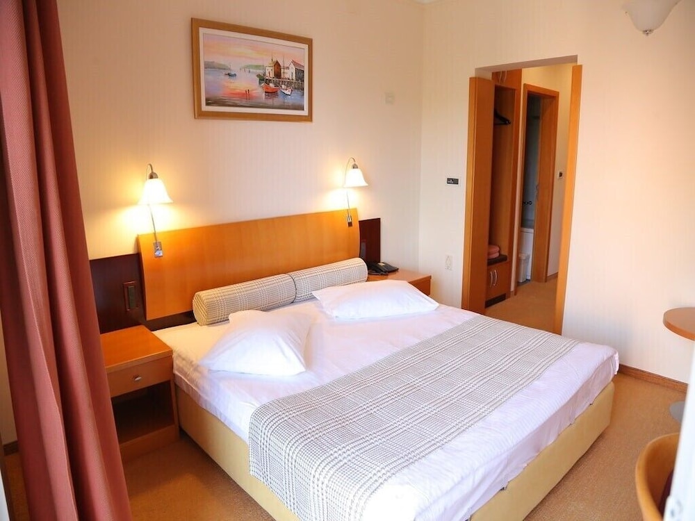 Hotel Marina 16/51
