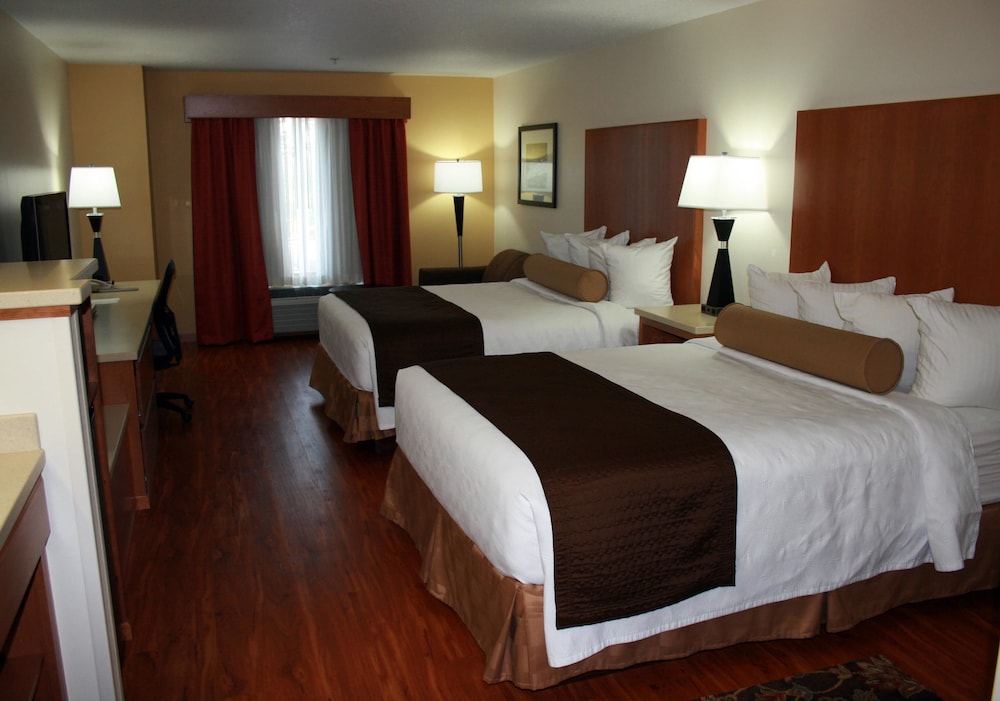 Best Western Plus Park Place Inn & Suites 14/76