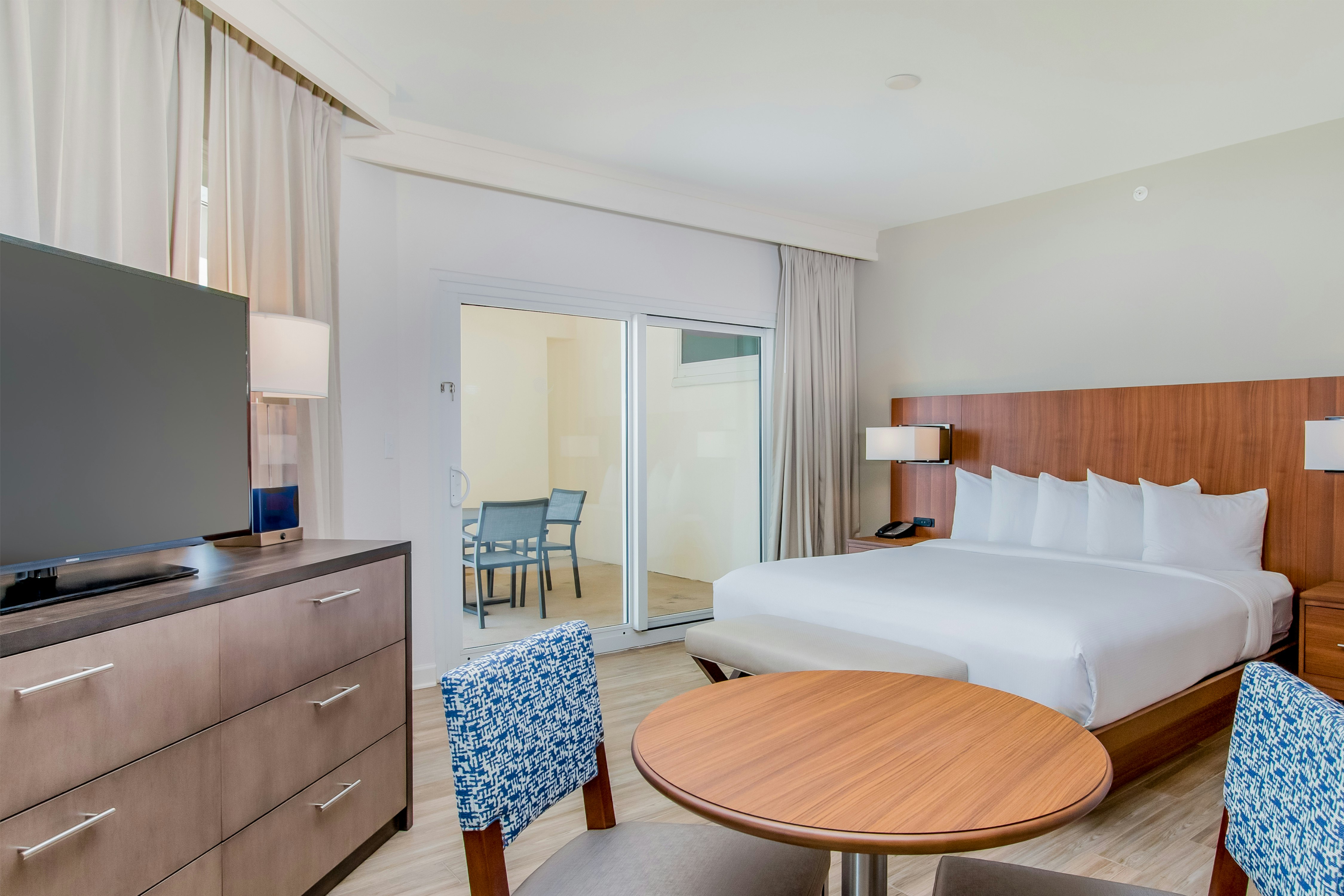 Junior Suite, King Bed, Gulf View, Parlor