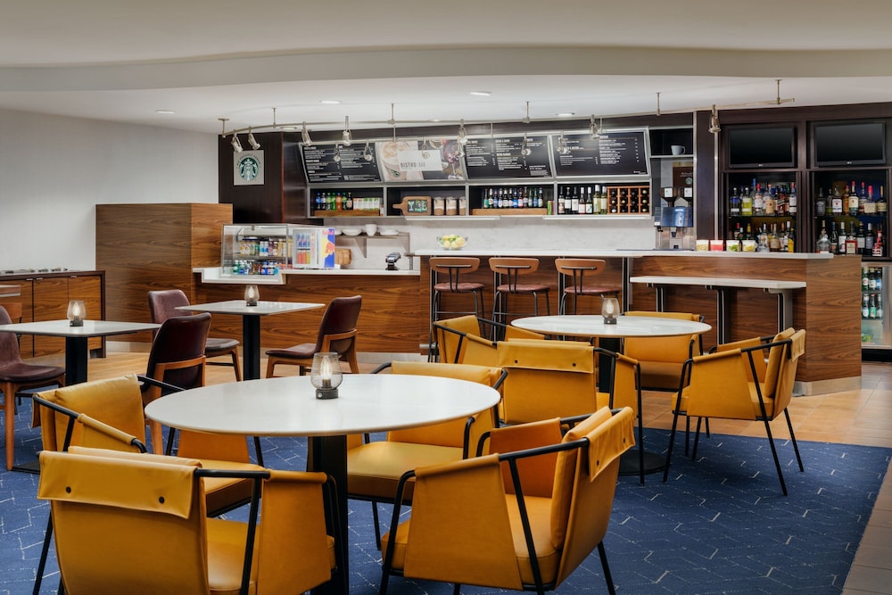 Courtyard by Marriott Kingston 34/50