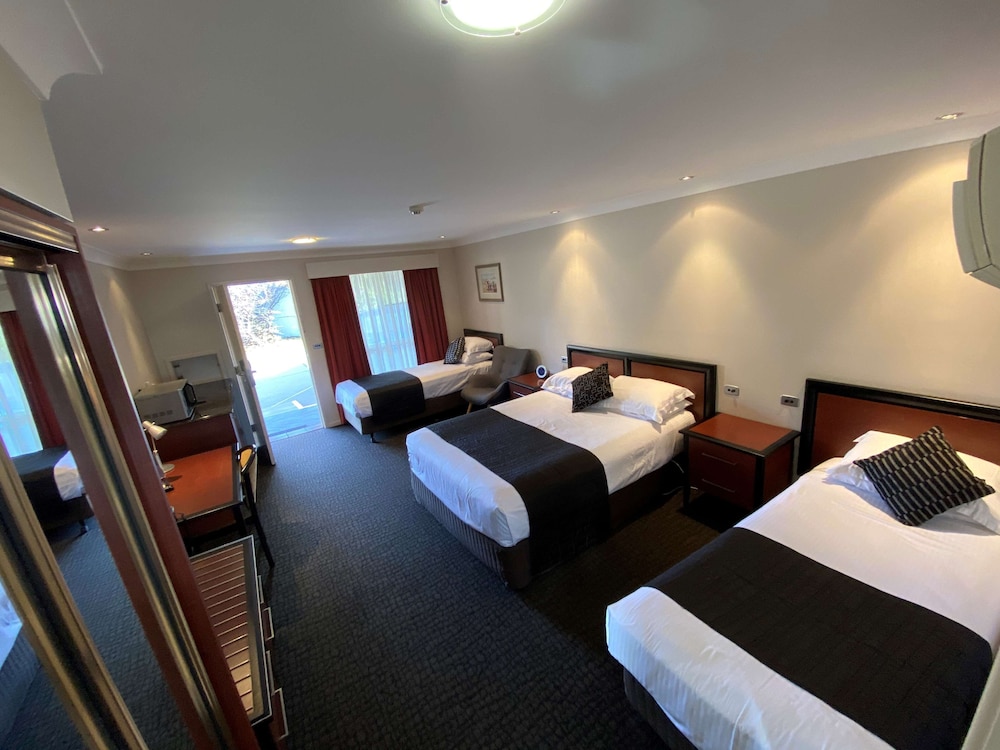 Best Western Plus All Settlers Motor Inn 18/34