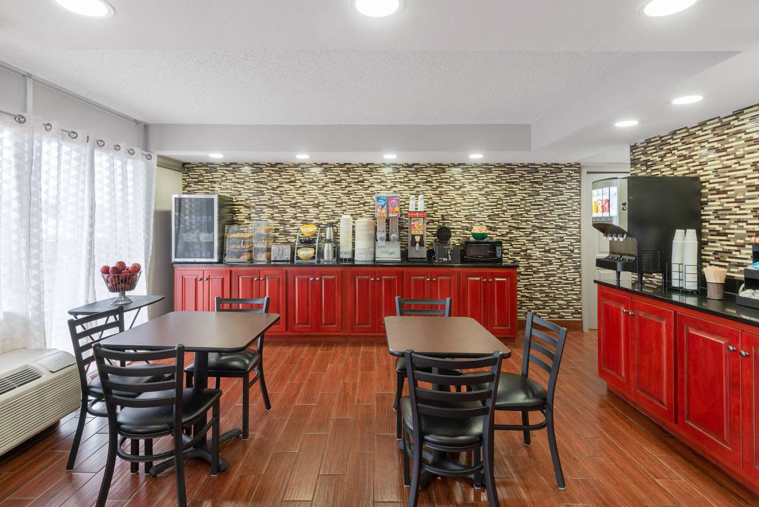 Days Inn By Wyndham Charlottesville/University Area 34/43
