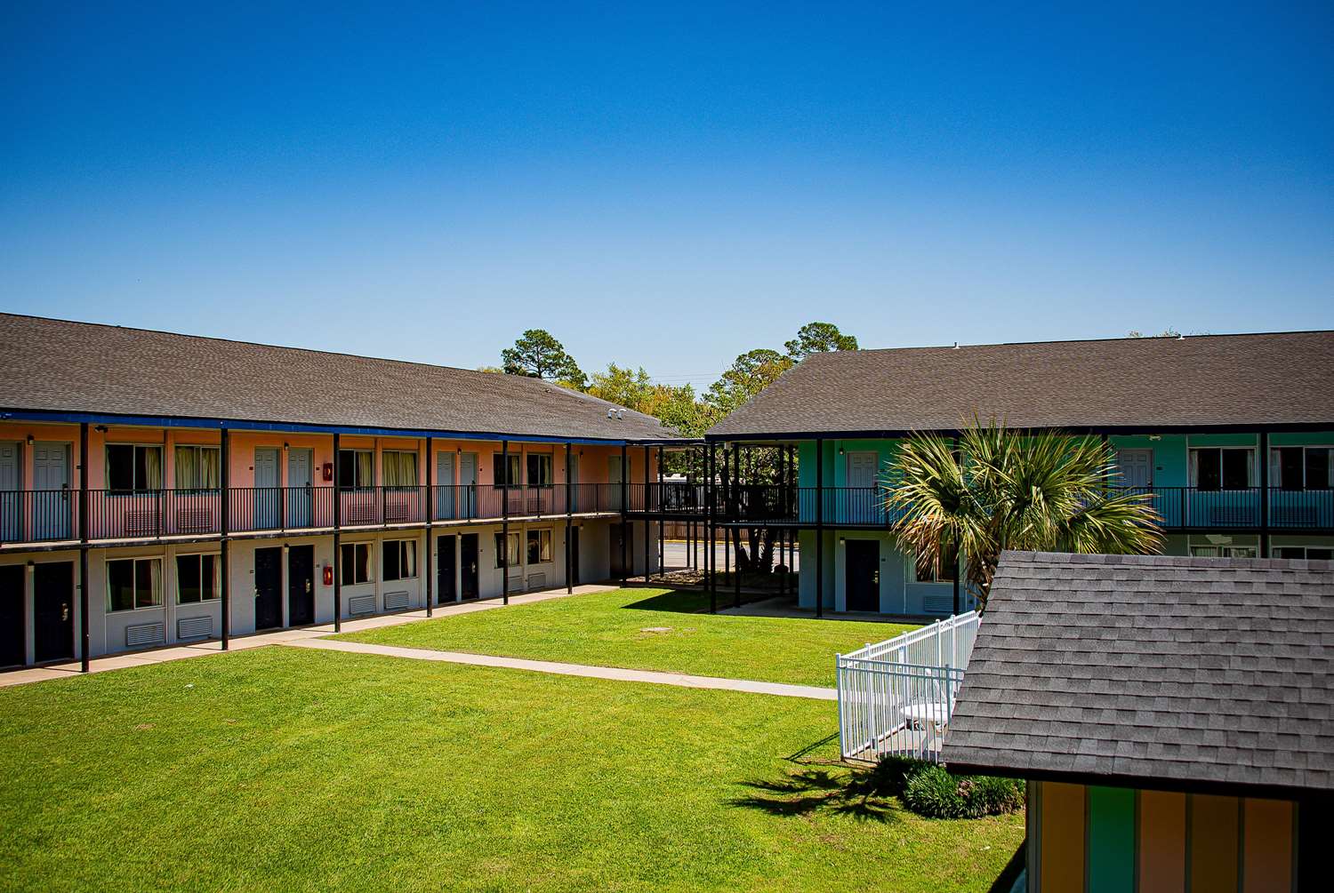 Super 8 by Wyndham Biloxi 35/43