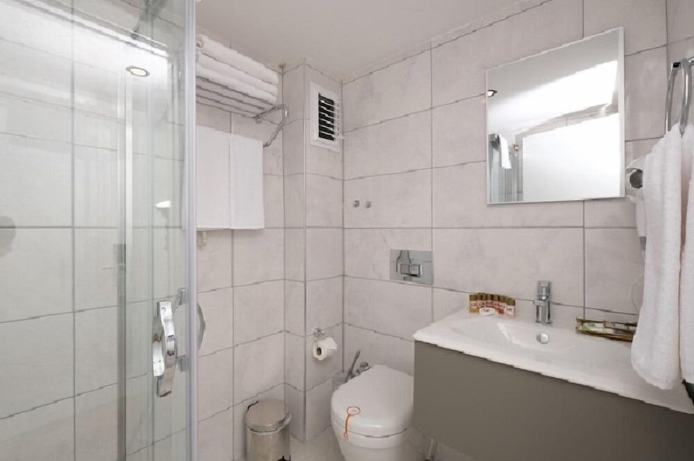 Atan Park Hotel 44/50