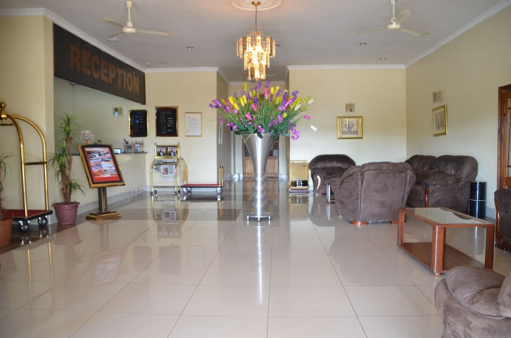 Riverside Hotel and Conference Centre 27/50
