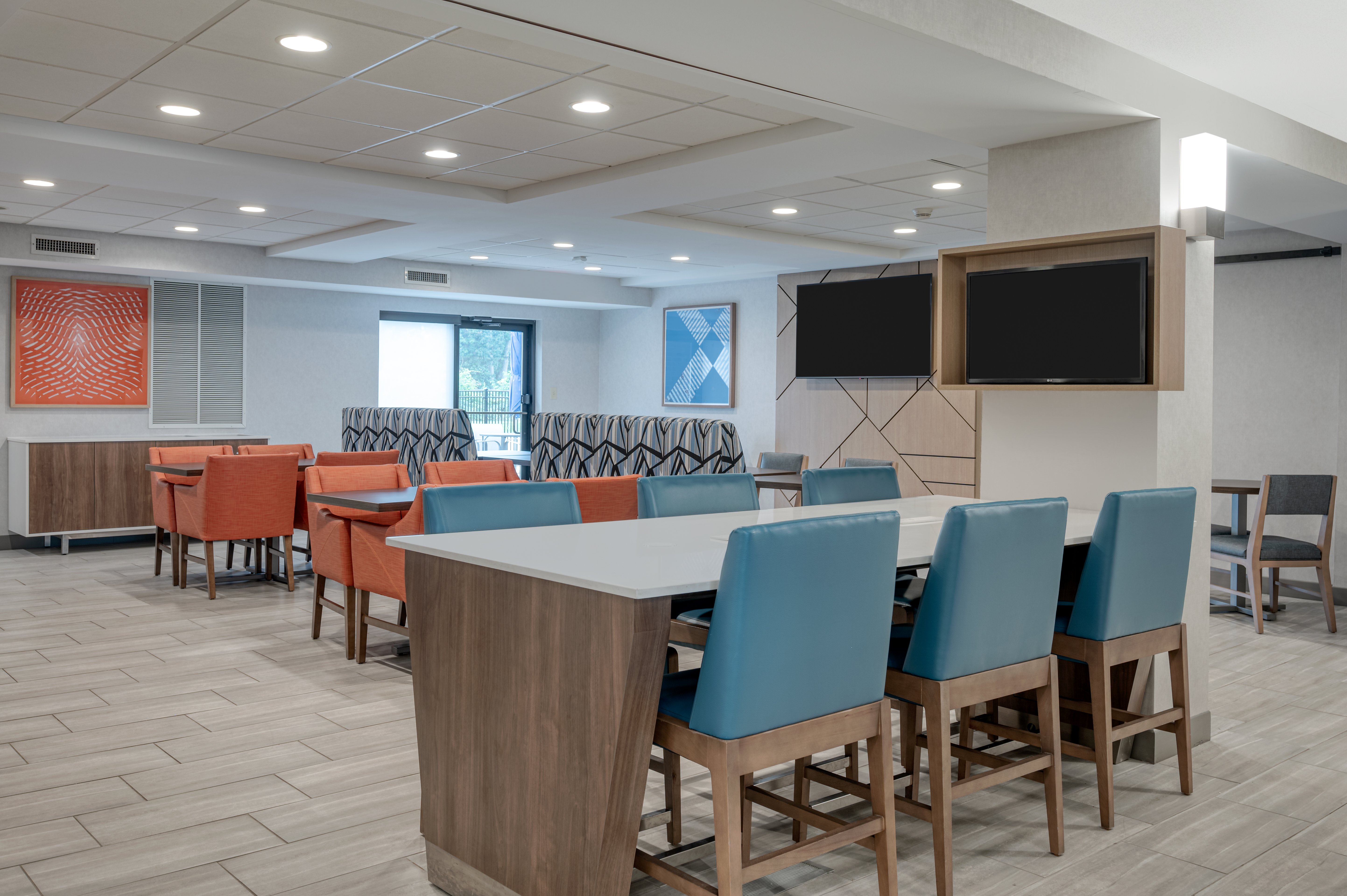 Holiday Inn Express Hotel Suites Wadsworth 69/70